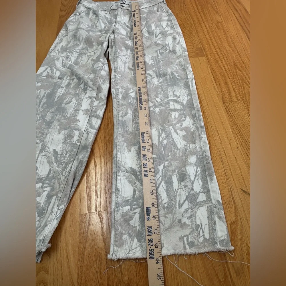 EUC Hollister Camo Low Rise Baggy Jeans Size 00R W24 raw edge - Picture 5 of 12
